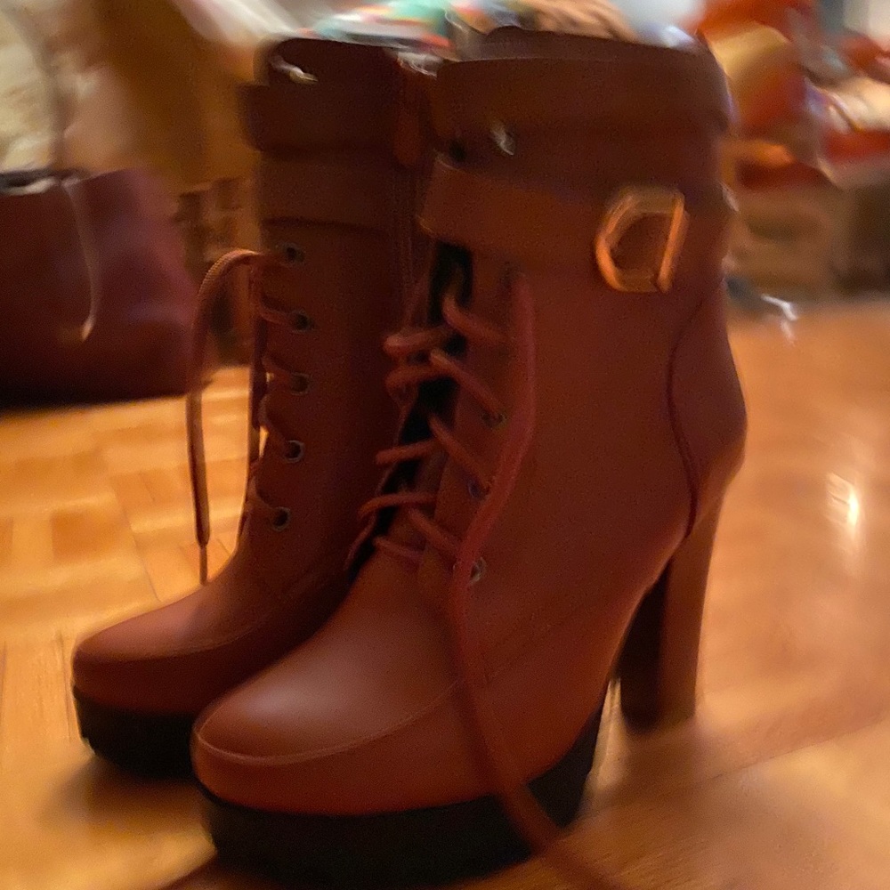 Boots - Picture 3 of 3